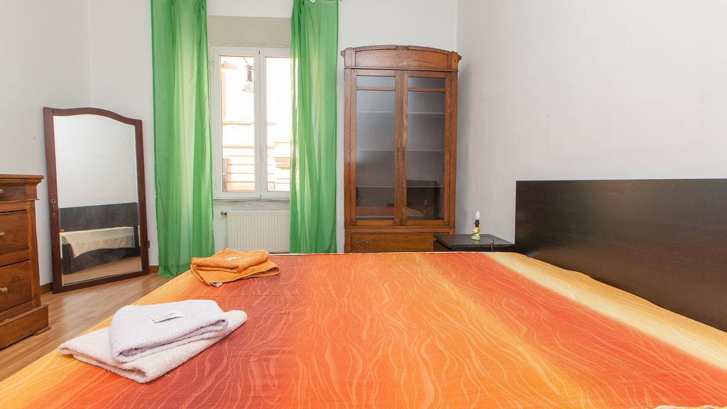 Rental In Rome Santini Apartment Camera foto